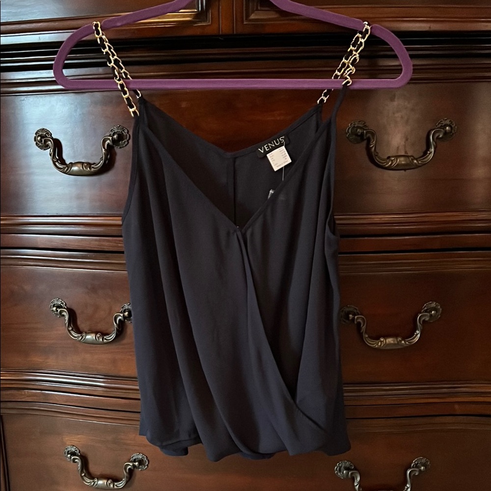 Women’s VENUS Sleeveless Blouse